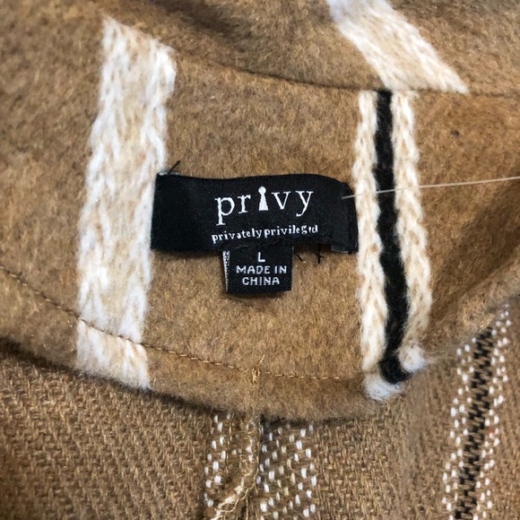 Coat - Picture 3 of 4